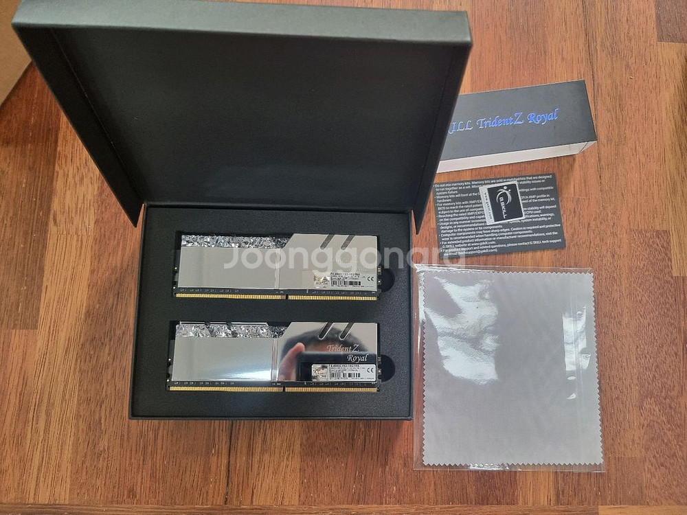 지스킬 DDR4 Z ROYAL 실버 8X2 16GB--0