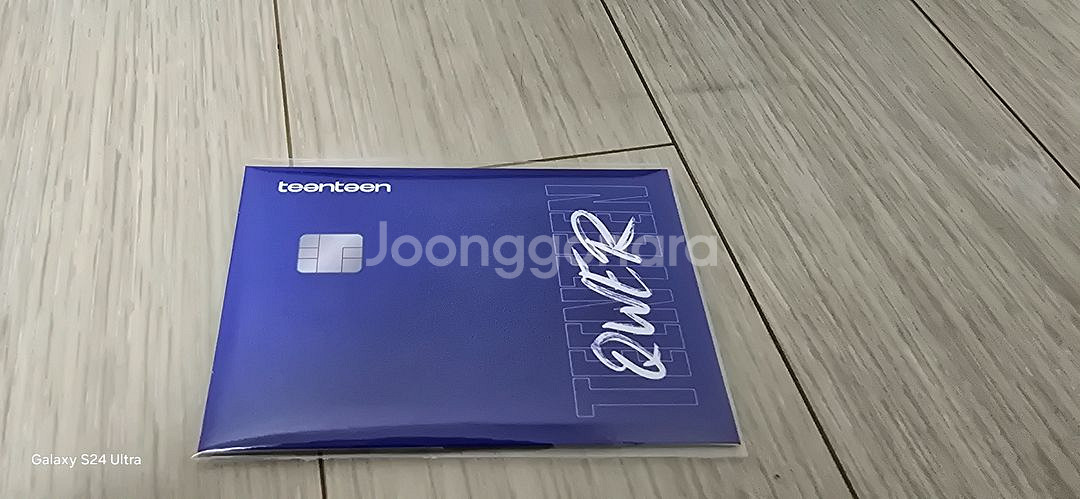 QWER 틴틴포카 판매합니다--0