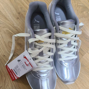 푸마 실버 스니커즈 운동화250