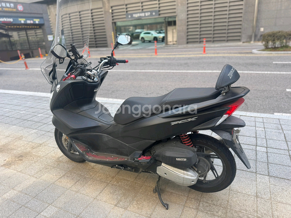 혼다 pcx125 17년 풀배기 짧은키로수 판매합니다--7