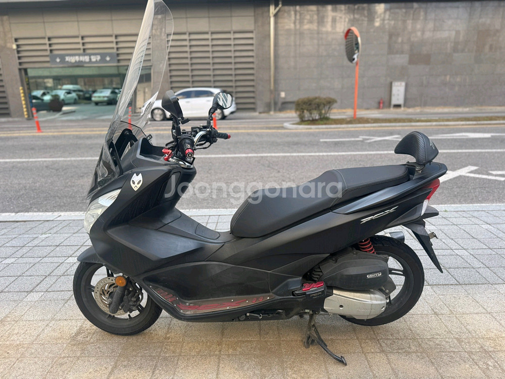 혼다 pcx125 17년 풀배기 짧은키로수 판매합니다--5