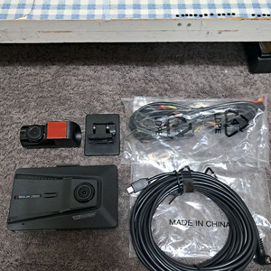 아이나비 Z9000.블랙박스 QHD 32G