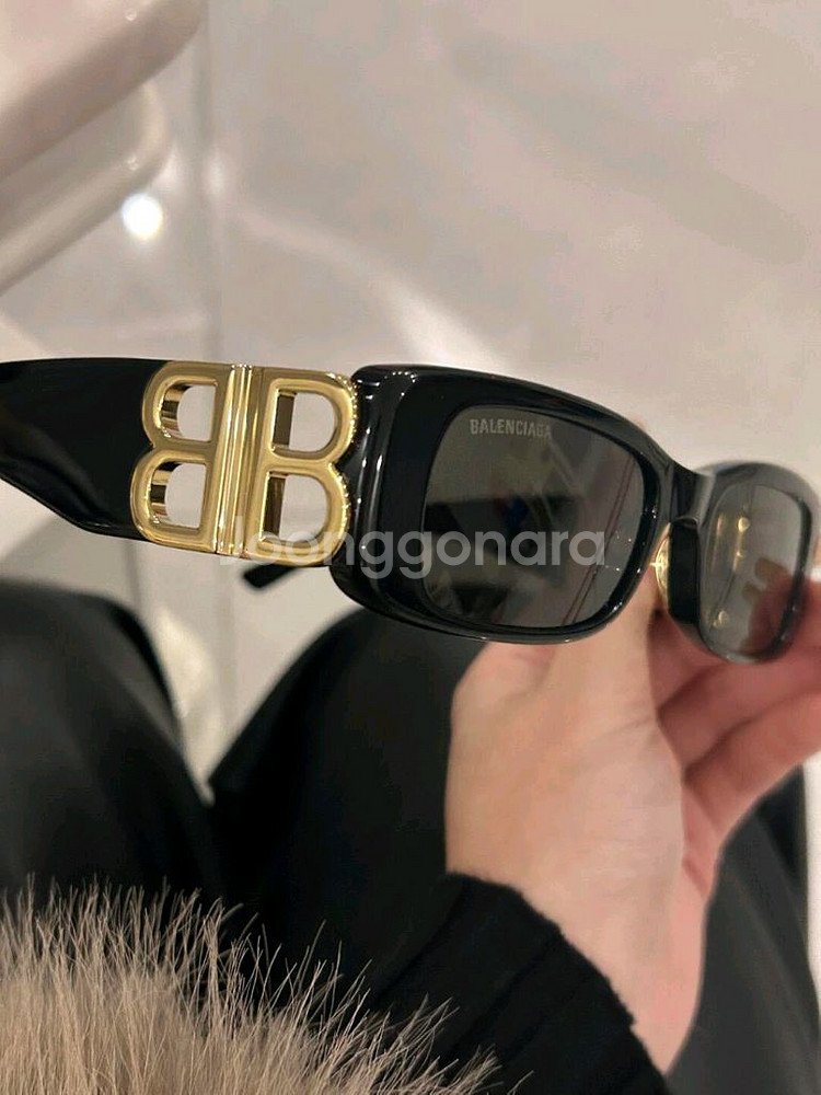 발렌시아가 블랙 선글라스--1