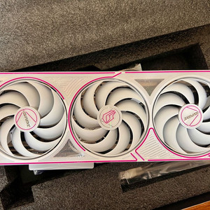 컬러풀 rtx 5070 울트라 oc 화이트