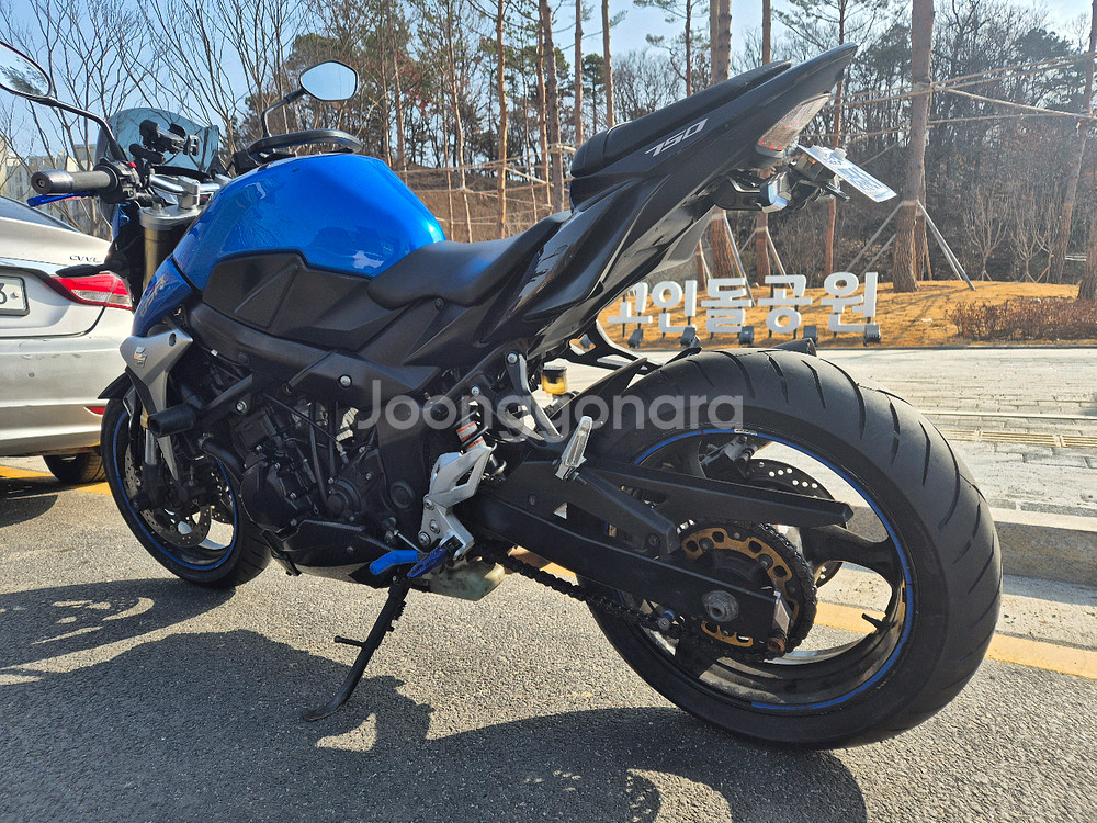 스즈키 gsr 750a (4기통)--3