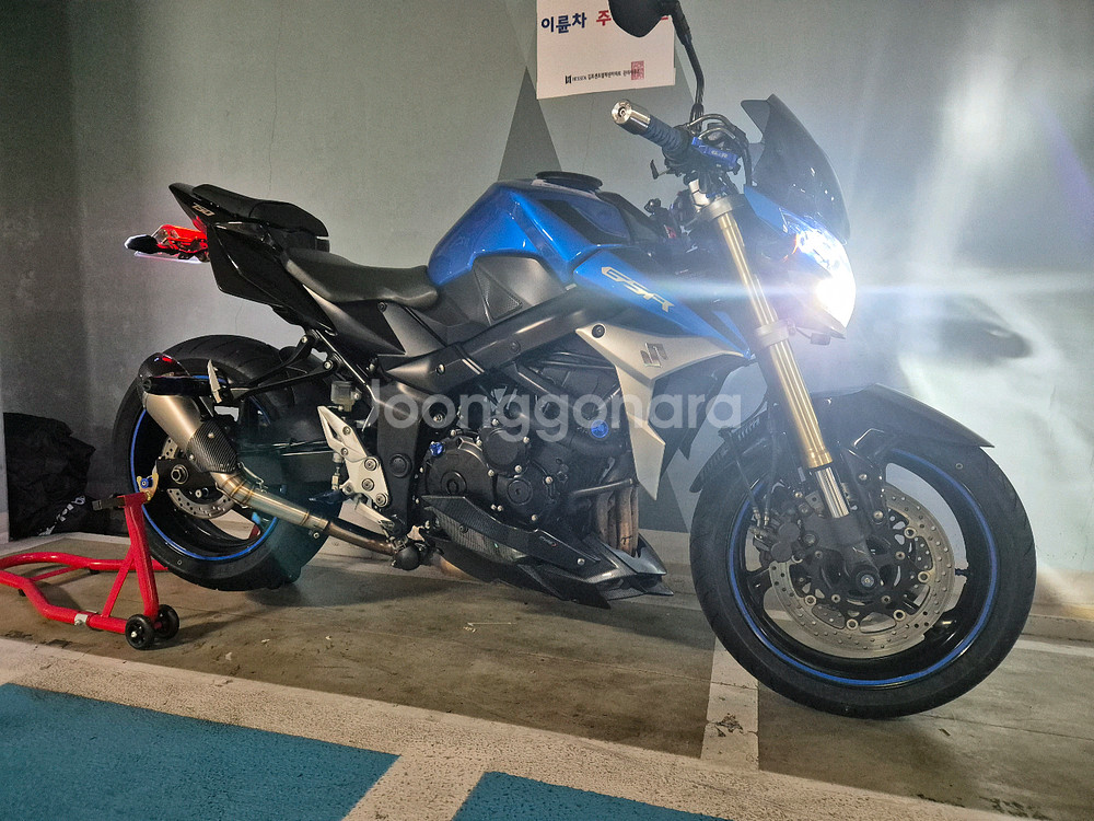 스즈키 gsr 750a (4기통)--8