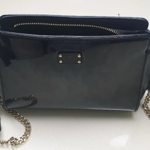 [폴스부띠끄 유광 핸드백] 세련된 디자인, 상태 좋아요