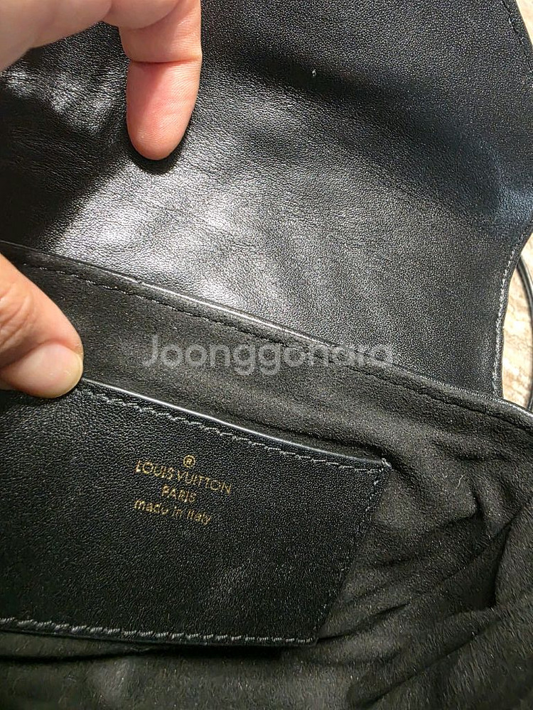 루이비통 뉴 웨이브 멀티 포쉐트--3