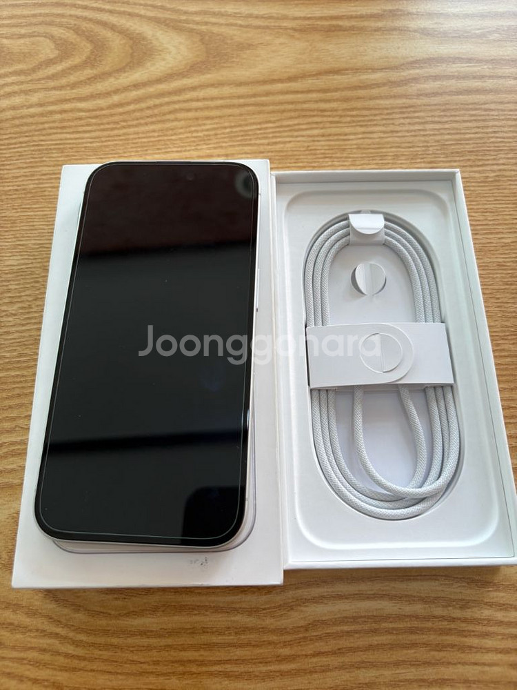 아이폰16 128G 화이트 S급--2