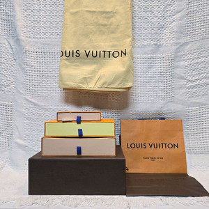 루이비통 상품박스와 대형 파우치,쇼핑백 7점