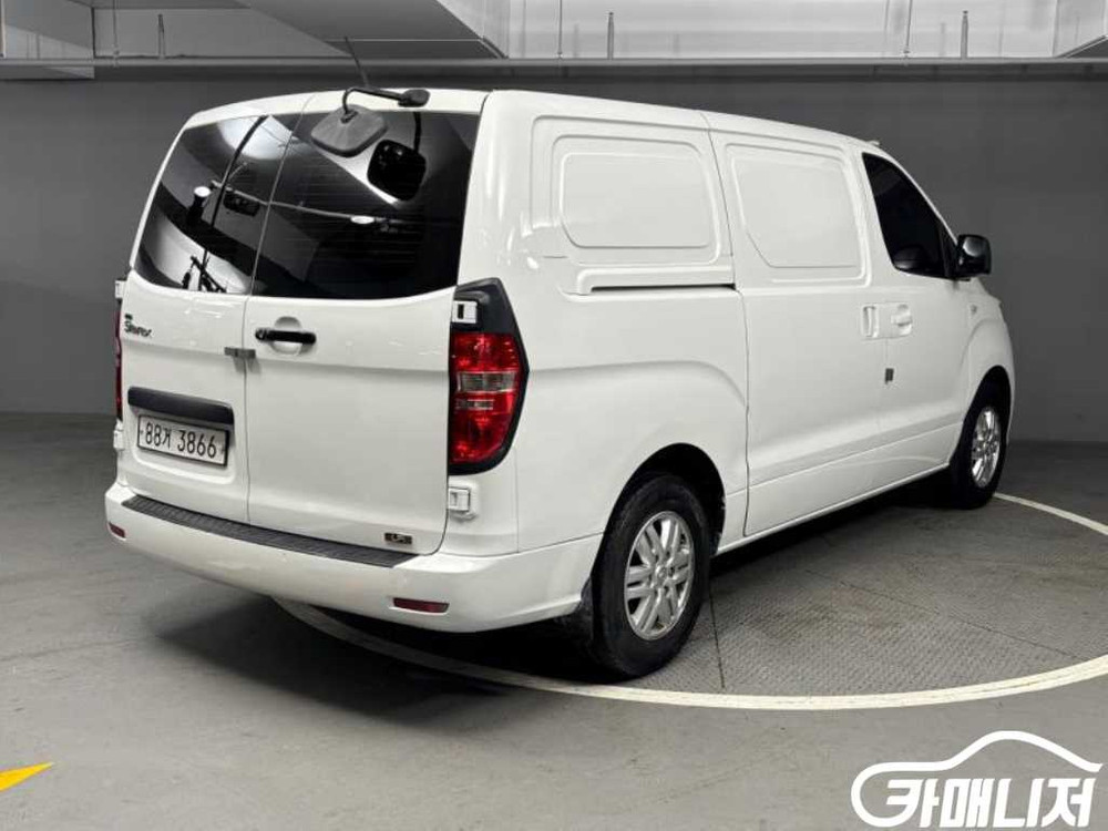 [현대]더 뉴 그랜드 스타렉스 2WD 밴 3인승 LPi 이미지