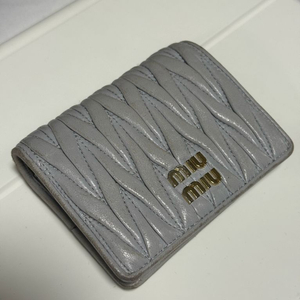 미우미우 마틀라세 지갑 (정품)