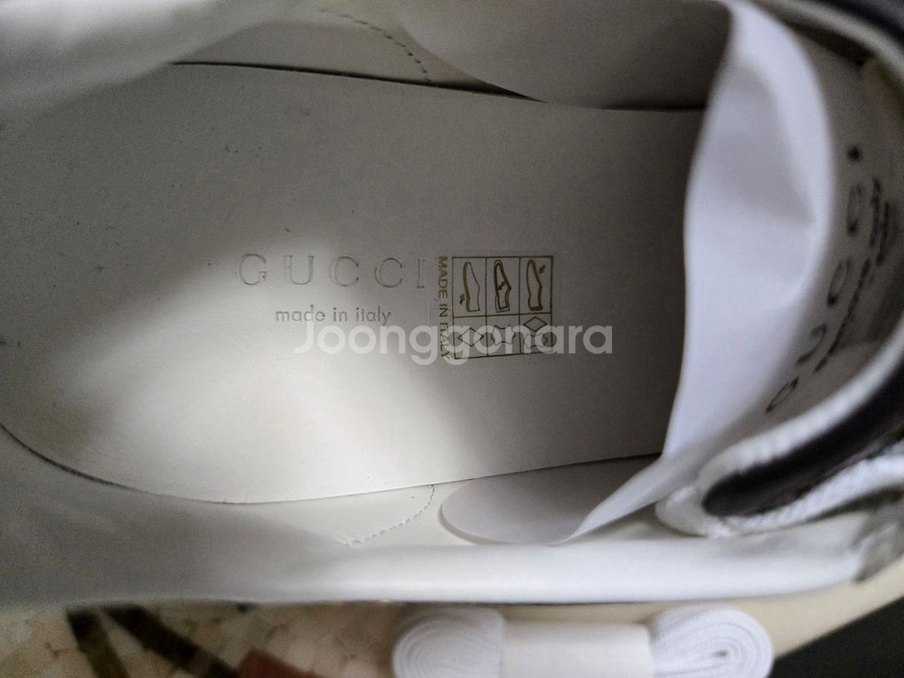 GUCCI 꿀벌 삼선 스니커즈(34 /210mm)--5