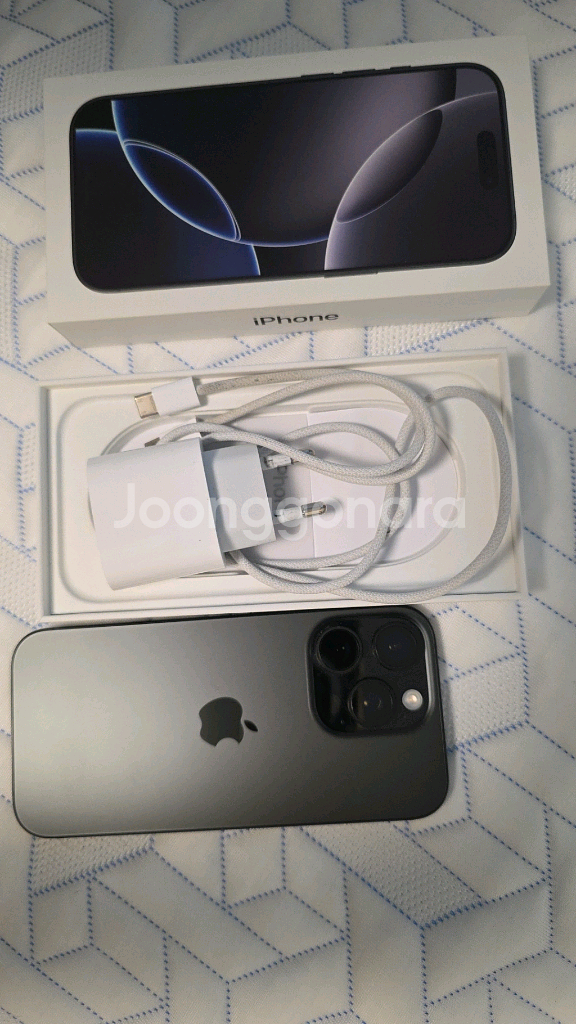 아이폰 16 Pro (128GB) 팝니다--6