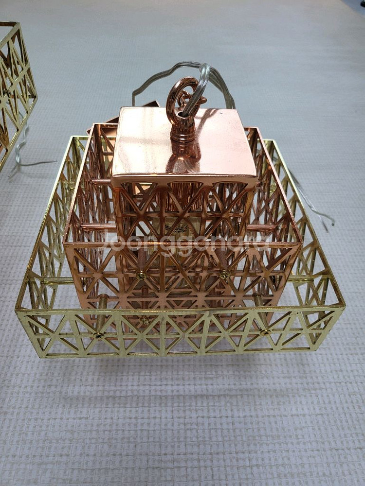 페가라모움베르토샹들리에 조명 중.소 2개--4