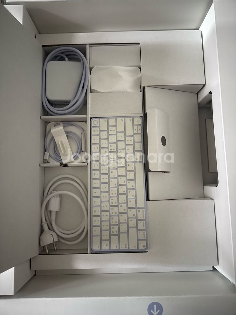 iMac 24인치 M1 모델 퍼플 색상 판매--5