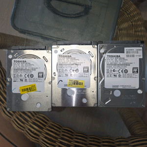 도시바 hdd500gb 2.5인치 3개