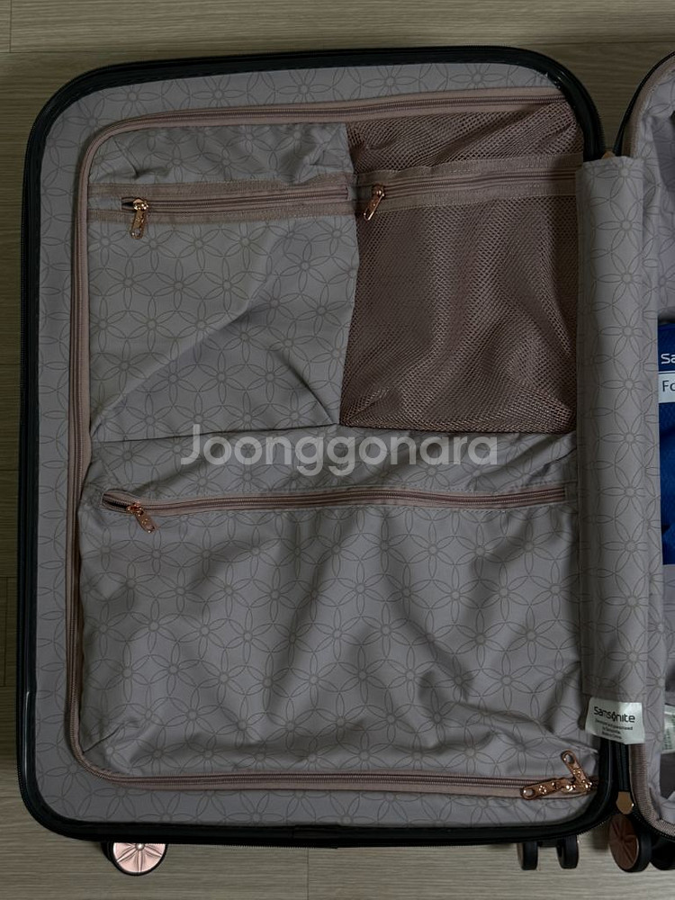 샘소나이트 24인치캐리어(보관만 한 새상품)--4