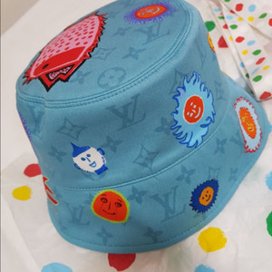 루이비통 쿠사마야요이 리버서블 버킷햇