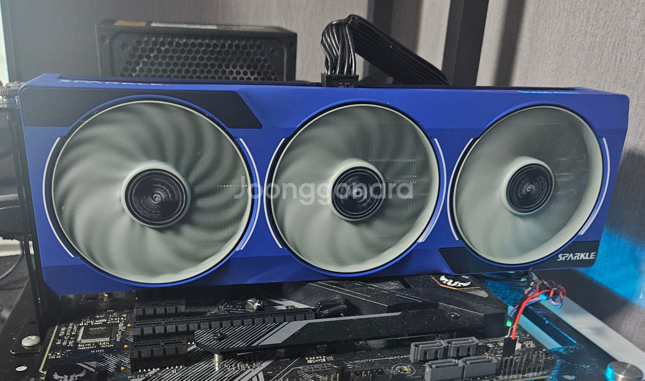 인텔 타이탄 Arc b580 그래픽카드--1