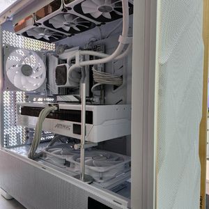 9950X3D & RTX5090 끝판왕 게이밍 컴퓨터