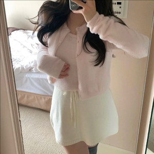 리브아워 콜링스커트