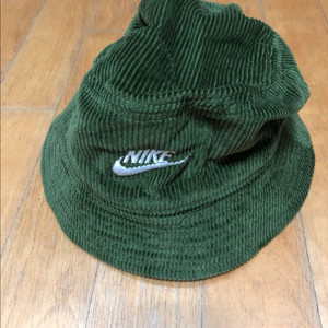 나이키 코듀로이 버킷햇 벙거지 모자 카키 M L