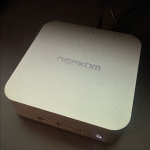 GEEKOM A8 8845hs 1TB 32g 미니pc