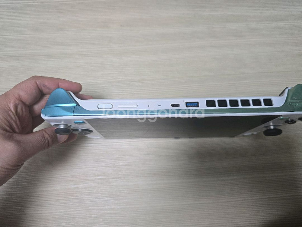 아야네오 쿤 4tb 입니다.--1