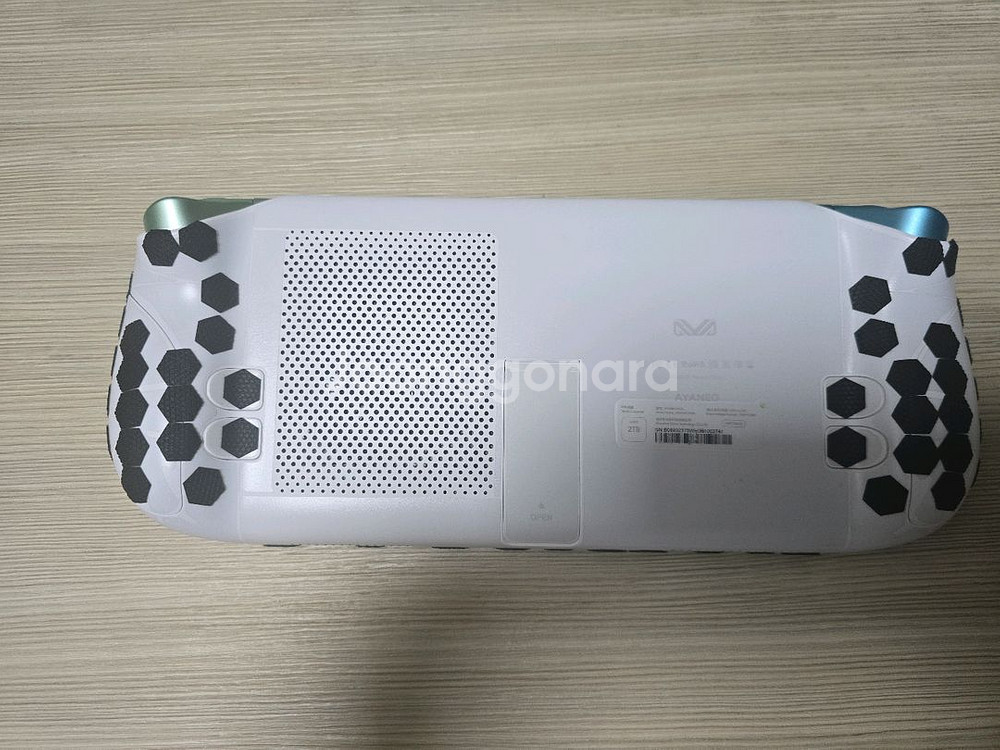 아야네오 쿤 4tb 입니다.--3