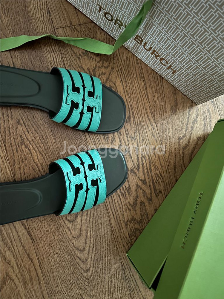 토리버치 샌들 새제품--0