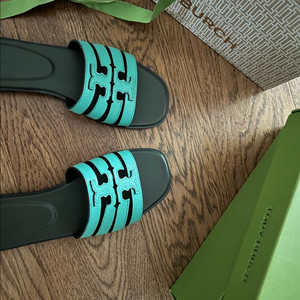 토리버치 샌들 새제품