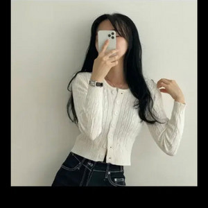 애이블리 크롭 니트 가디건