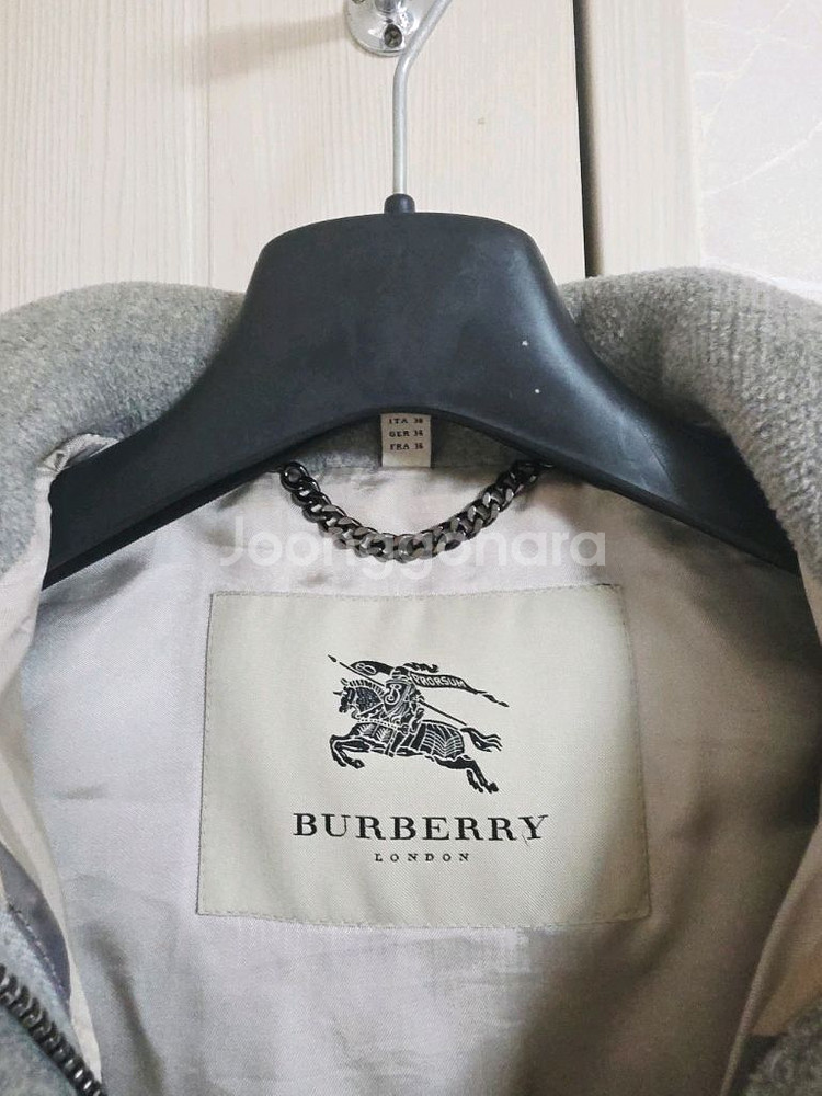 버버리런던 떡볶이 후드코트--1