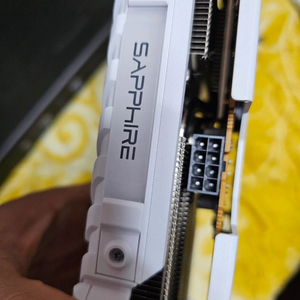 라데온 rx 9060xt 16gb 퓨어화이트