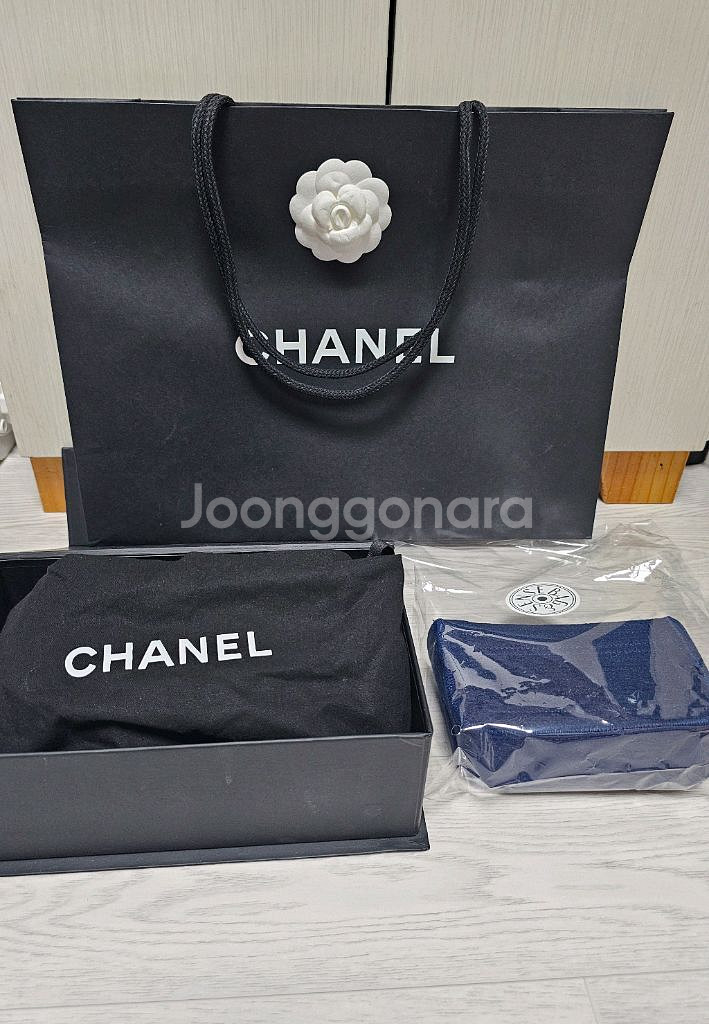 정품 샤넬 은장 클래식 페이던트 쁘띠삭 (21번대)--8