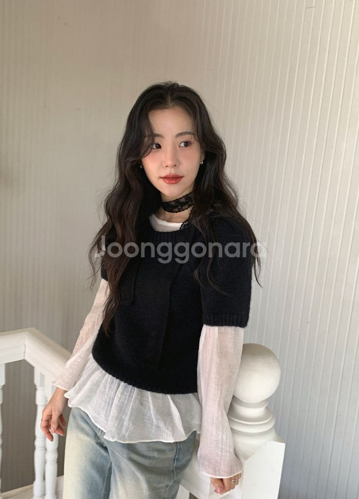 모노데일리 레던시스루프릴블라우스+먼데이퍼프반팔니트--0