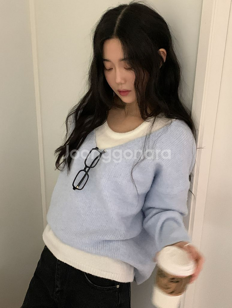 나이니 프롤리 여리핏 브이넥 긴팔 니트 나시 레이어드--1