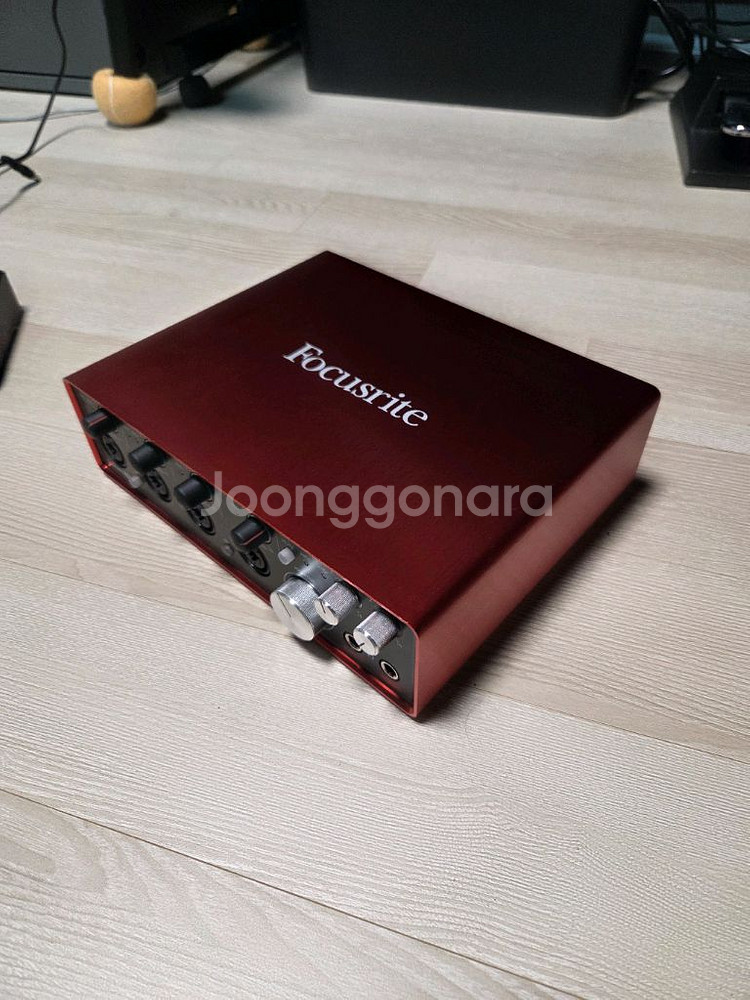 Focusrite Scarlett 18i8 오디오 인터--3