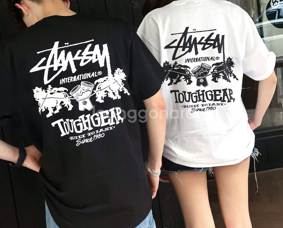 STUSSY (사자)스투시 터프기어인더내셔널 반팔티 블--1