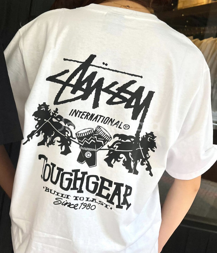 STUSSY (사자)스투시 터프기어인더내셔널 반팔티 블--3