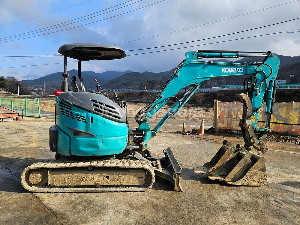코벨코3톤 미니굴삭기 SK30 2020년식 코집게--1