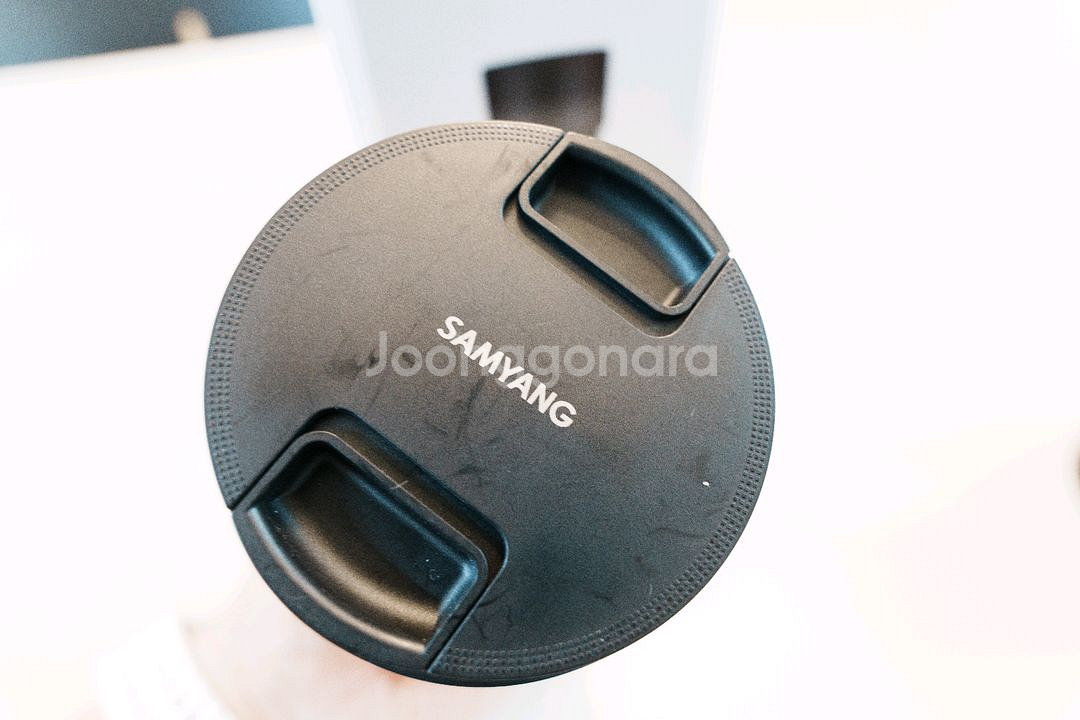 삼양 135mm 소니마운트 팝니다--3