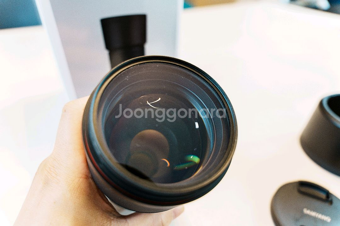삼양 135mm 소니마운트 팝니다--9