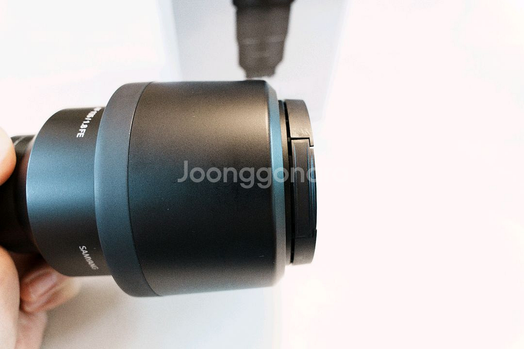 삼양 135mm 소니마운트 팝니다--8