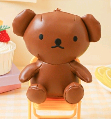 UGG ピンクミトン　手袋　新品未使用 UGGの25年バレンタイン“指ハート刺繍”のスリッポン「タズ