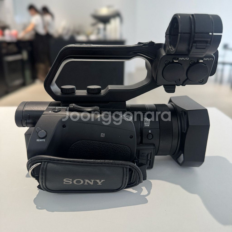HXR-NX80 소니캠코더+배터리 충전기+배터리 2개--1