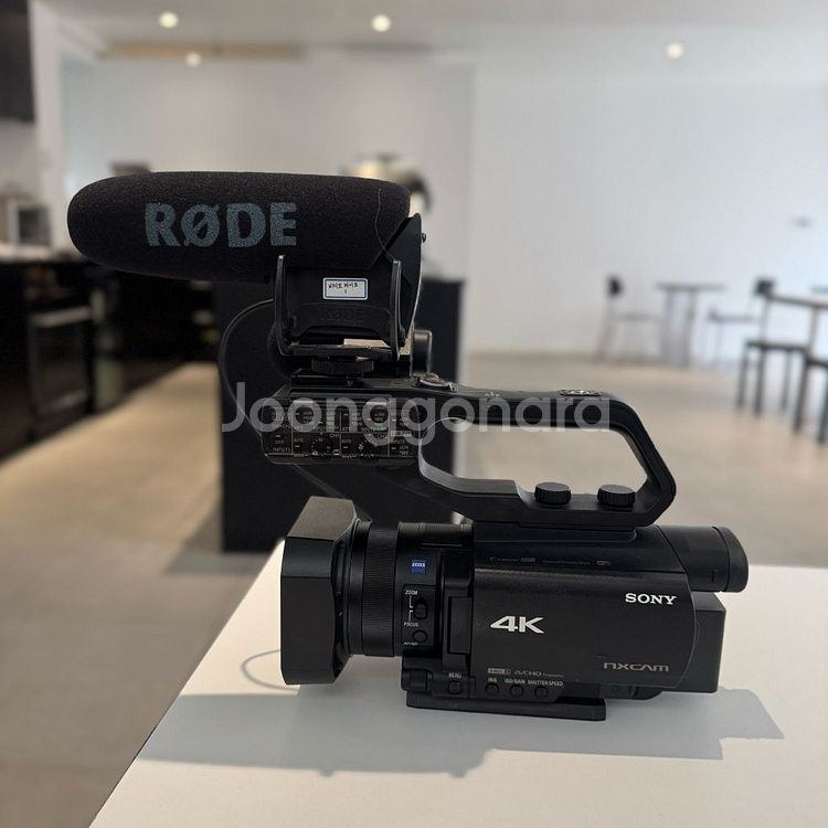 HXR-NX80 소니캠코더+배터리 충전기+배터리 2개--7