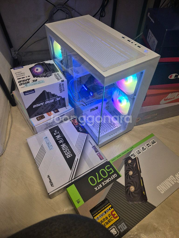 영상편집 게이밍 RTX5070 라이젠9600X 화이트--0