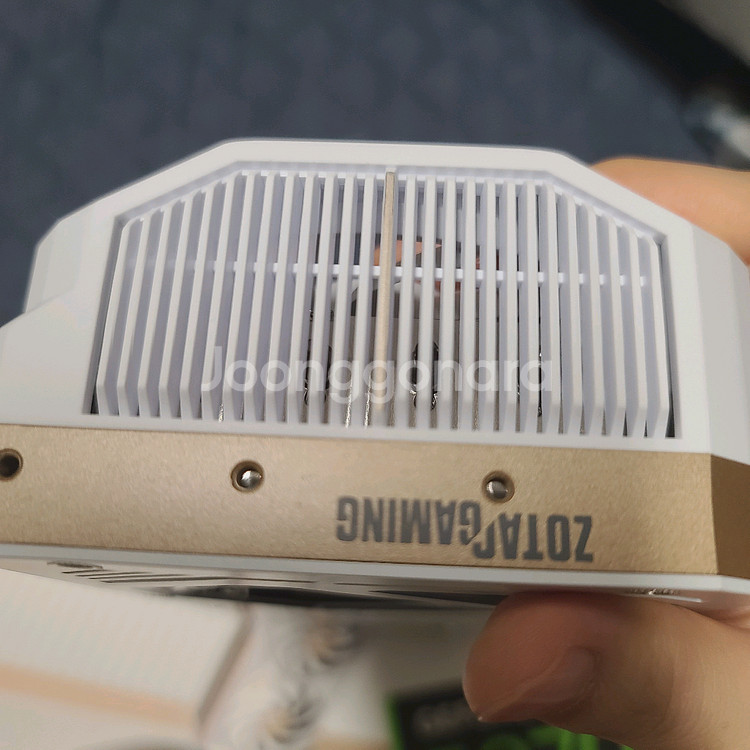 RTX 5070ti 솔리드 oc 화이트--2